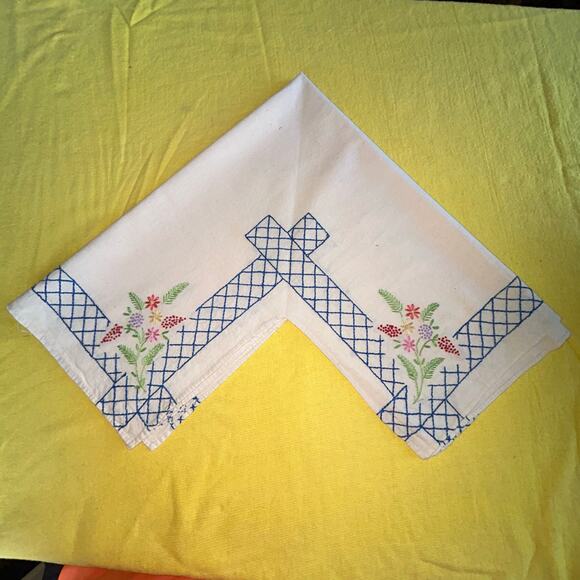 Vintage Cross-Shaped Embroidered Table Linen, Runner, Scarf, Or Dresser Topper - Picture 10 of 12